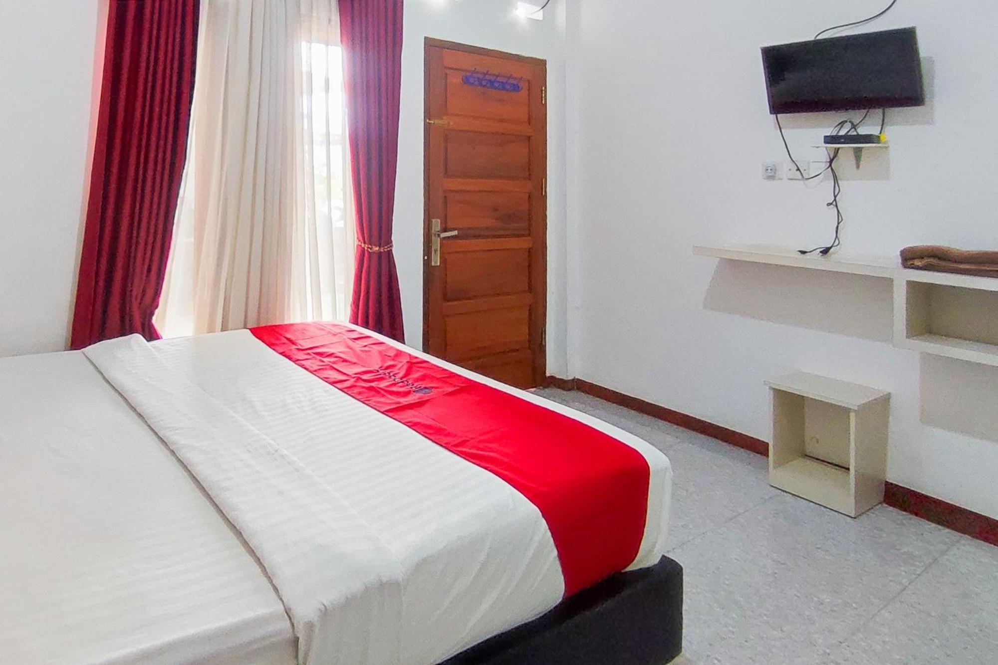 Reddoorz Syariah At Penginapan Eby Padang Zewnętrze zdjęcie