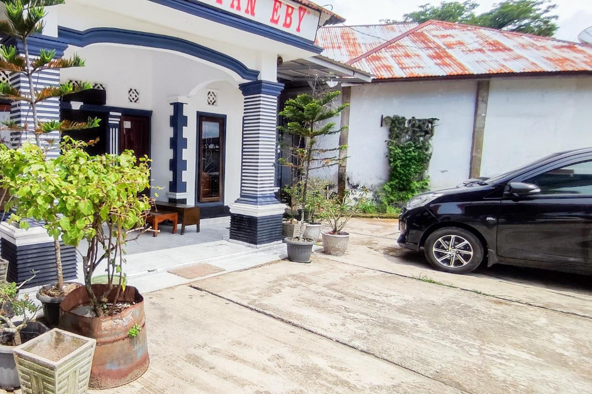 Reddoorz Syariah At Penginapan Eby Padang Zewnętrze zdjęcie