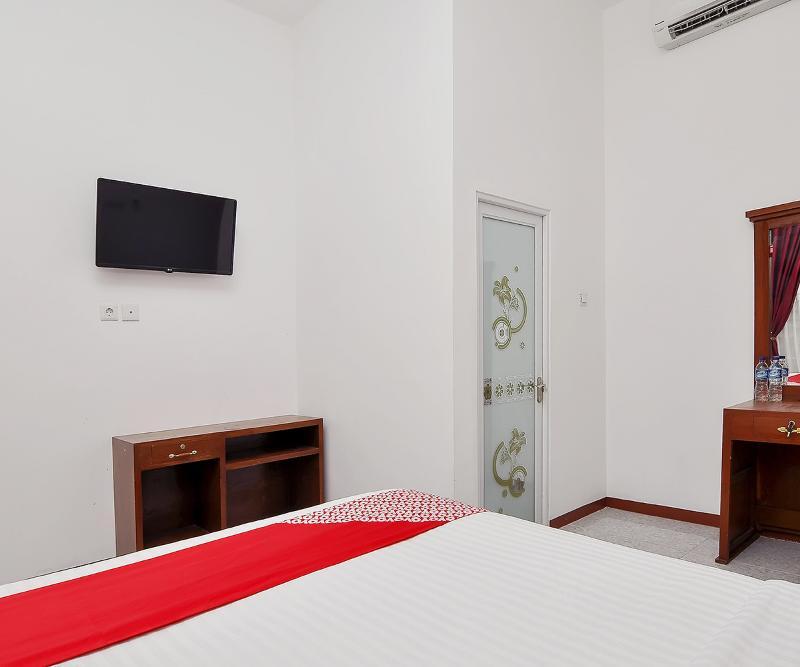 Reddoorz Syariah At Penginapan Eby Padang Zewnętrze zdjęcie