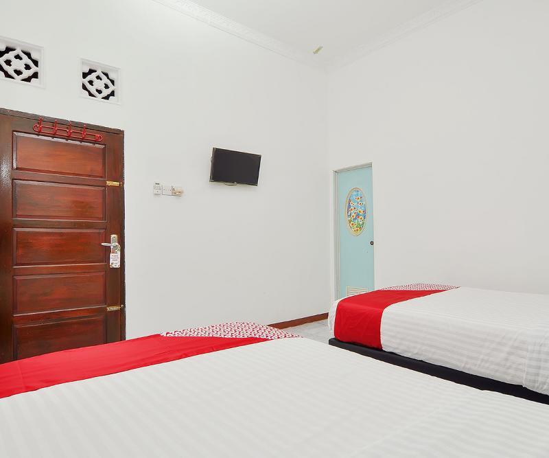Reddoorz Syariah At Penginapan Eby Padang Zewnętrze zdjęcie